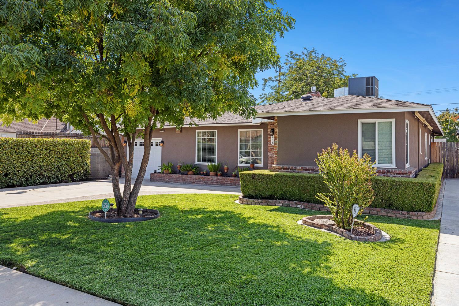 146 E Fountain Way