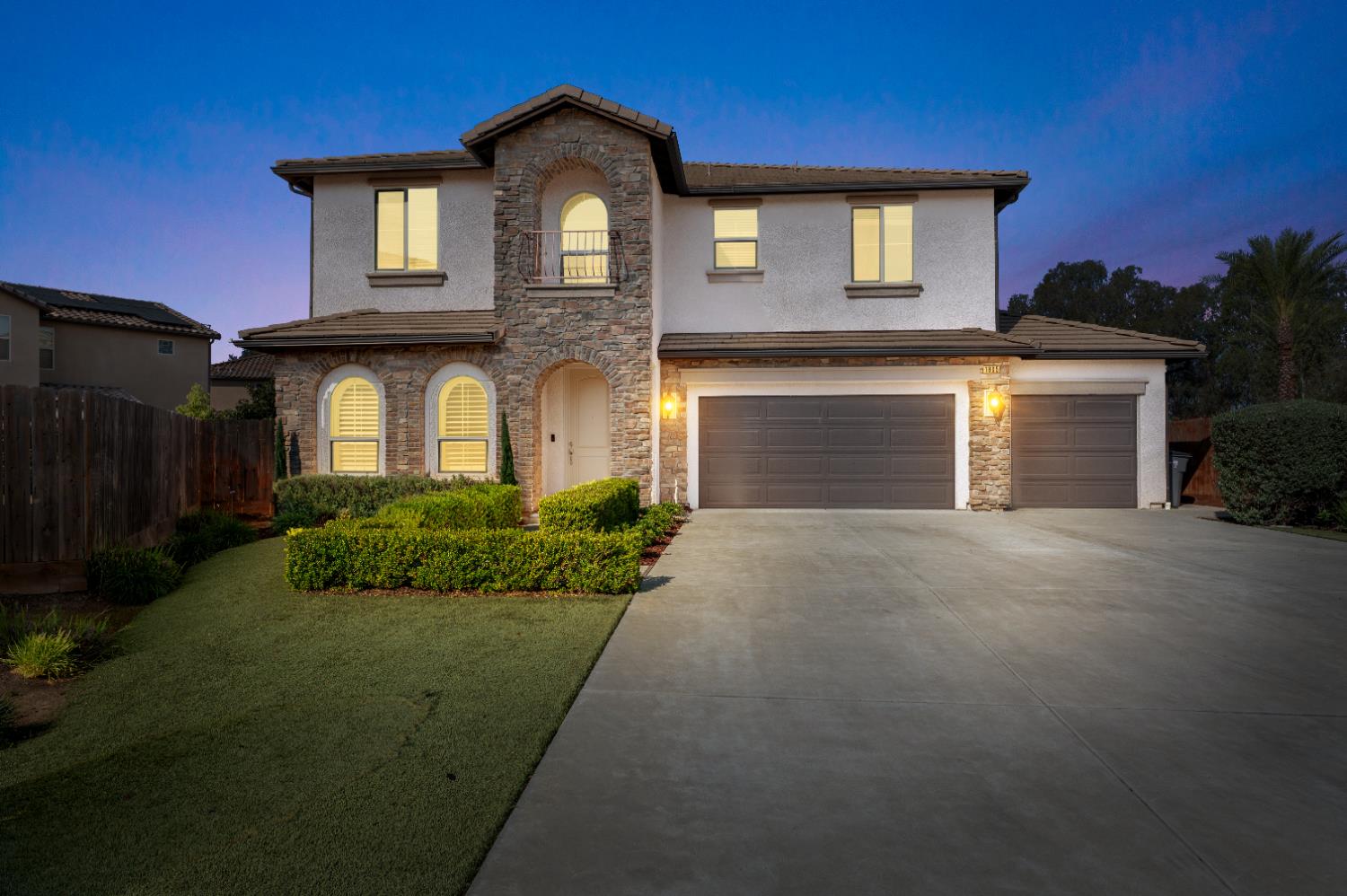 1805 E Bella Rosa Ave