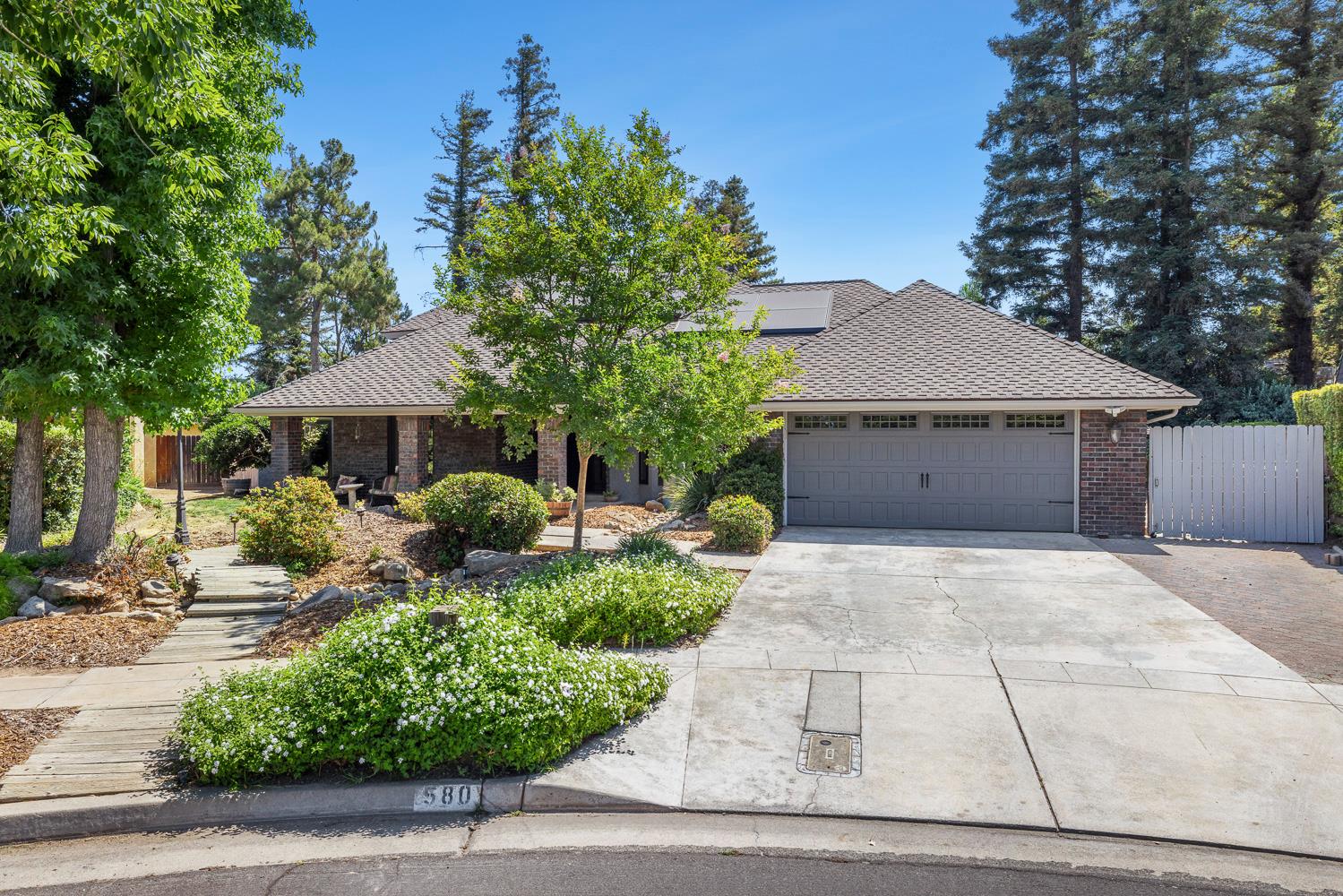 580 E Salem Ave