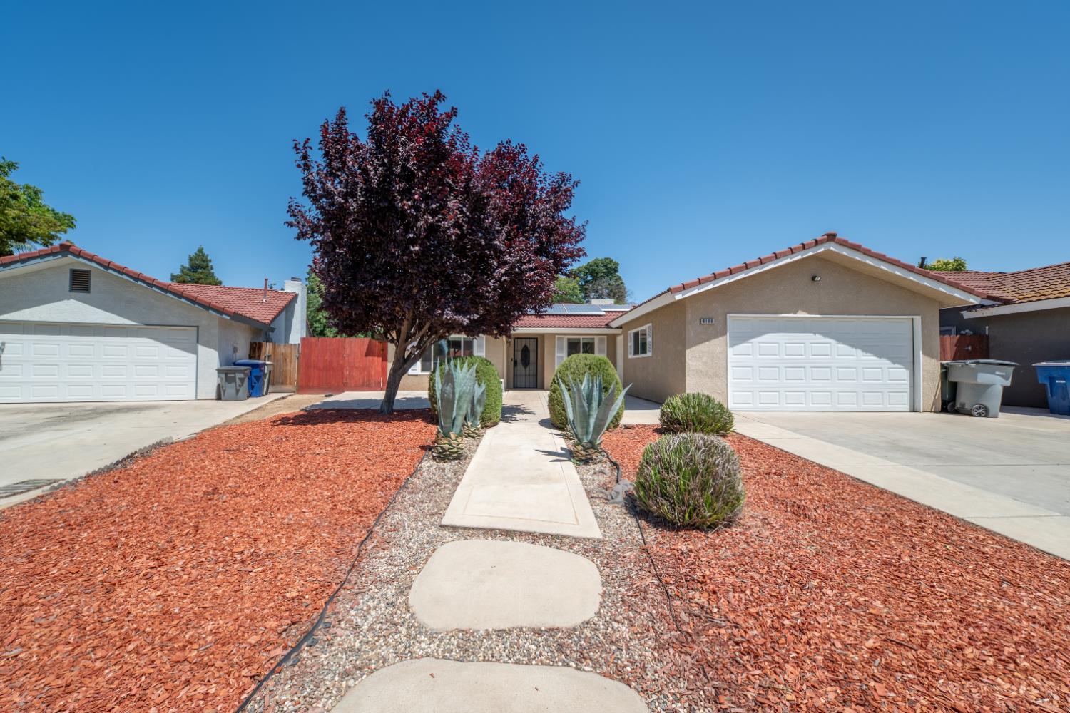 6168 N Lola Ave