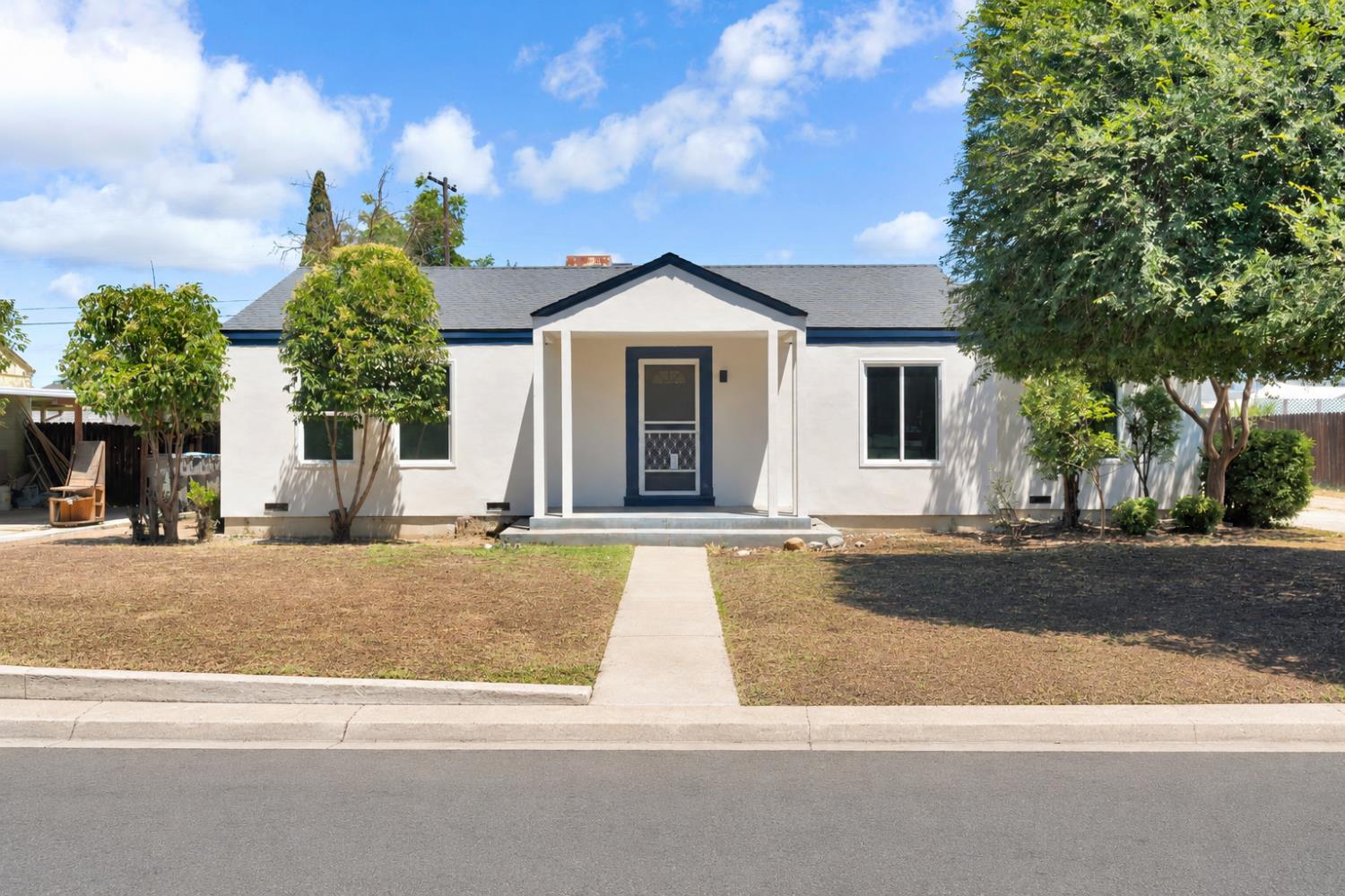 135 E Griffith Way