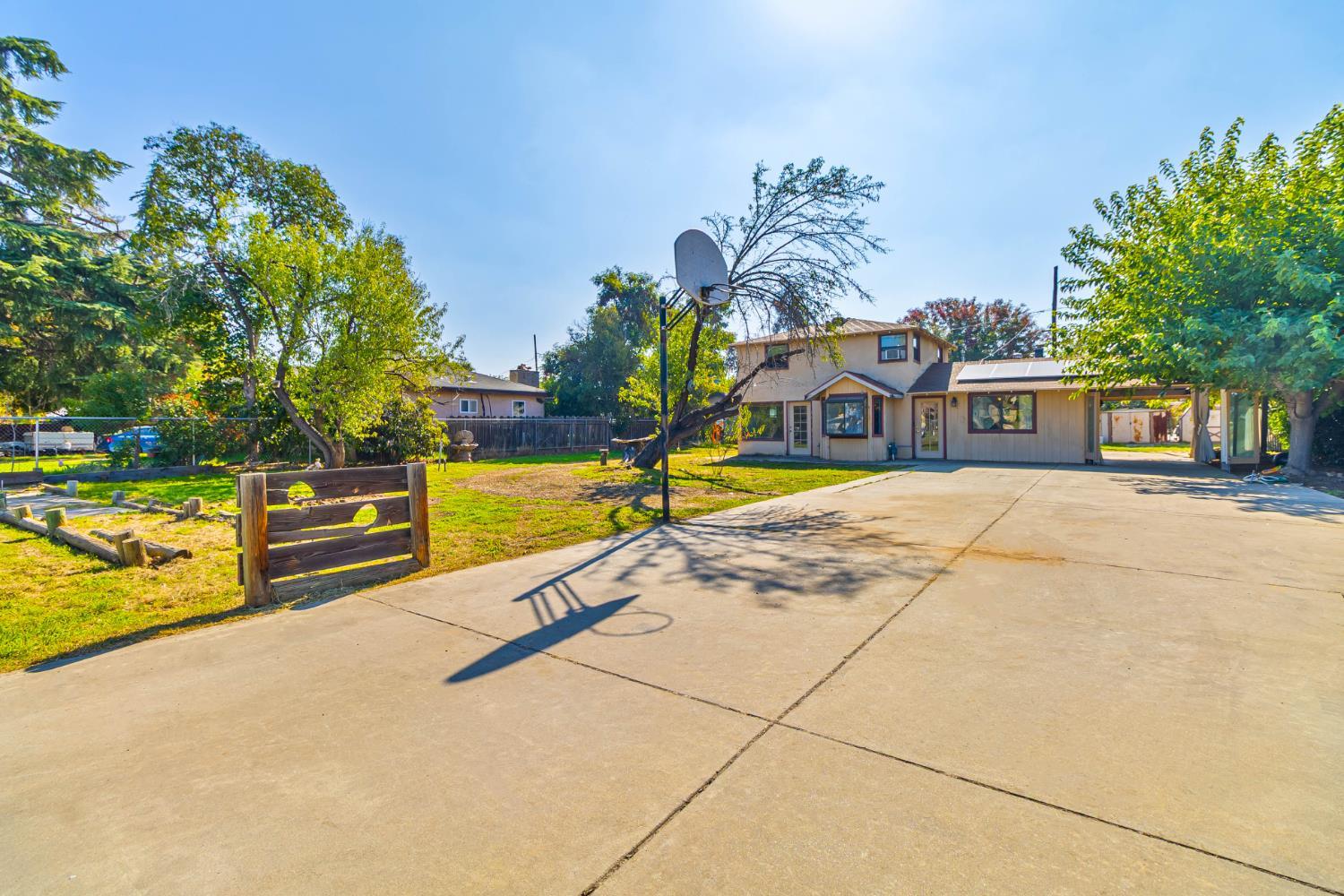 5132 E Washington Ave